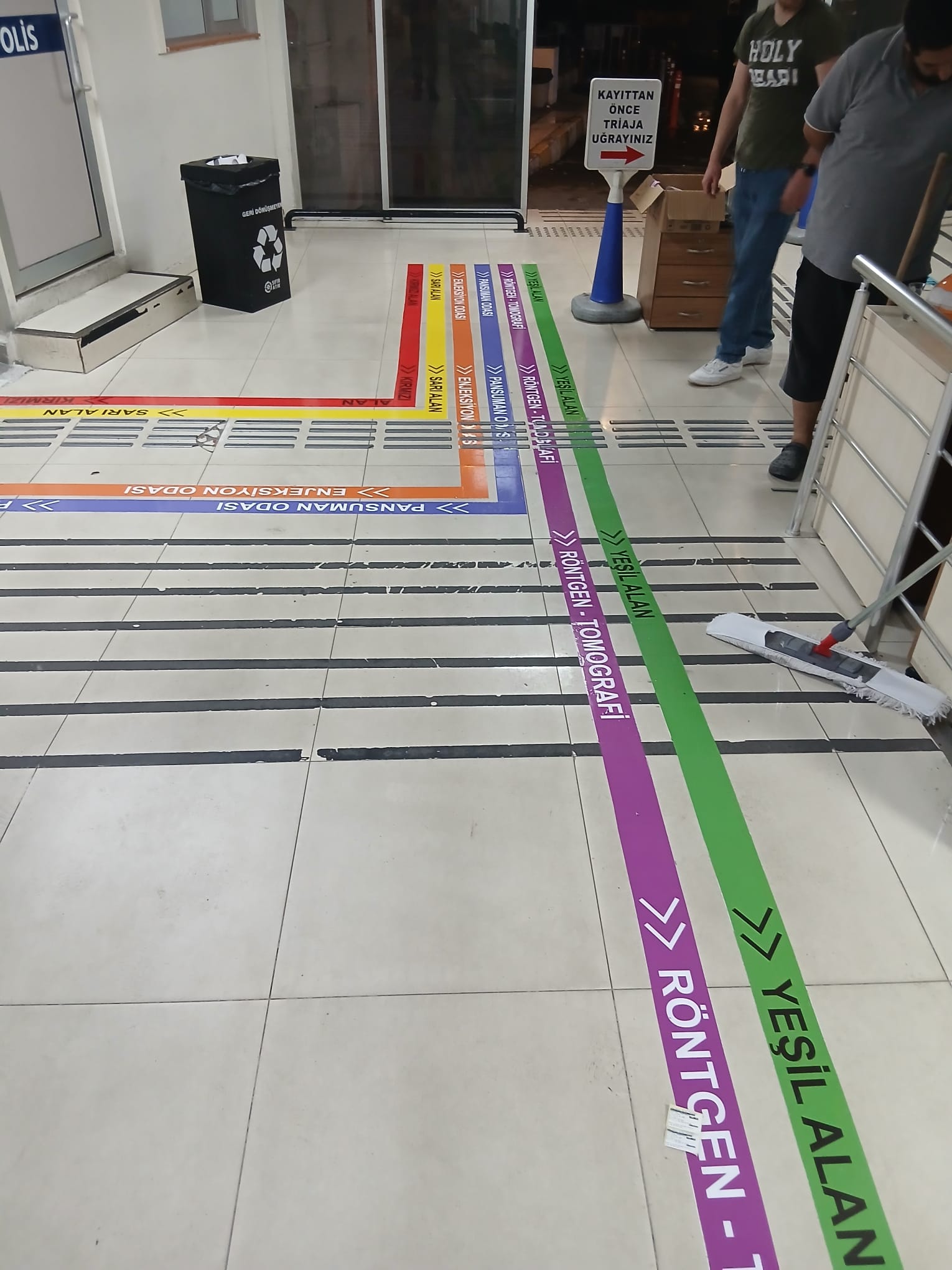 Bayrampaşa Devlet Hastanesi ve Tuzla Devlet Hastanesi Yer Yönlendirme Stickerları