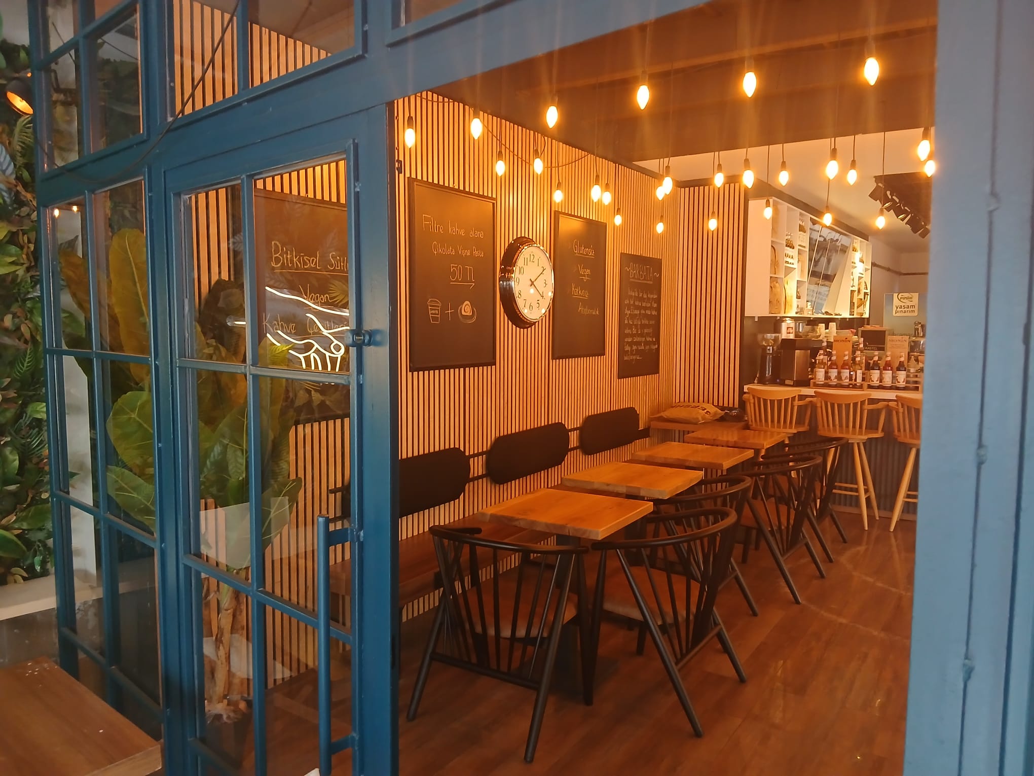 İzmit Kafe - Dekorasyon ve Tadilat