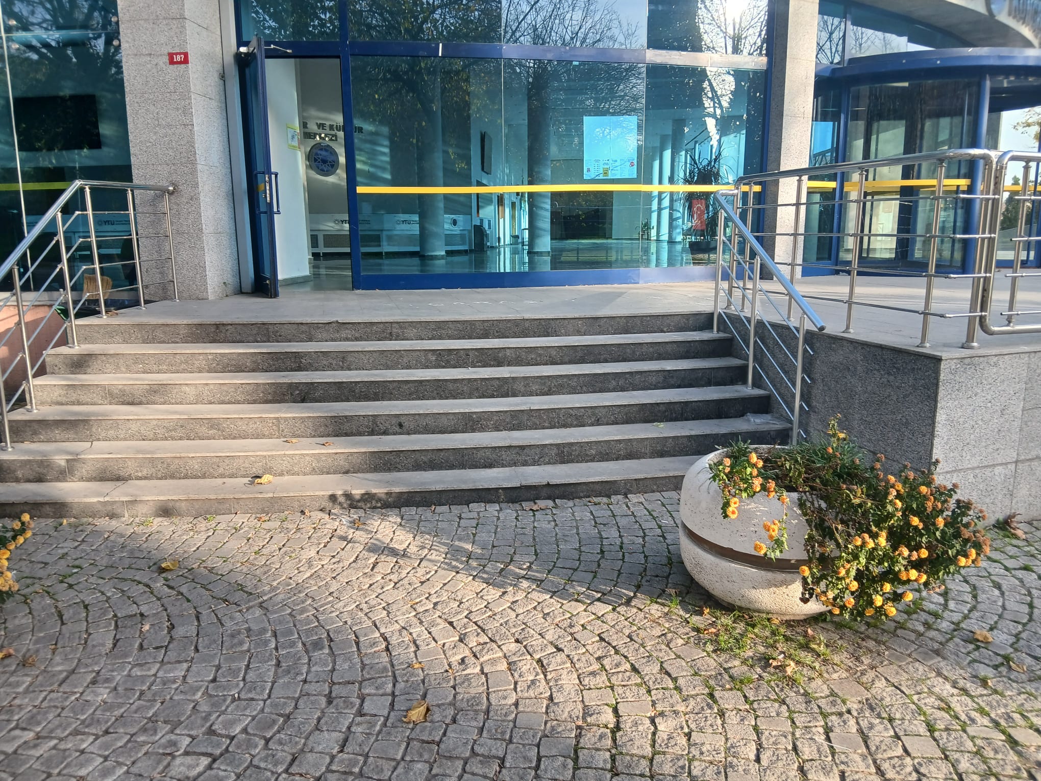 Yıldız Teknik Üniversitesi - Kapı Çalışması